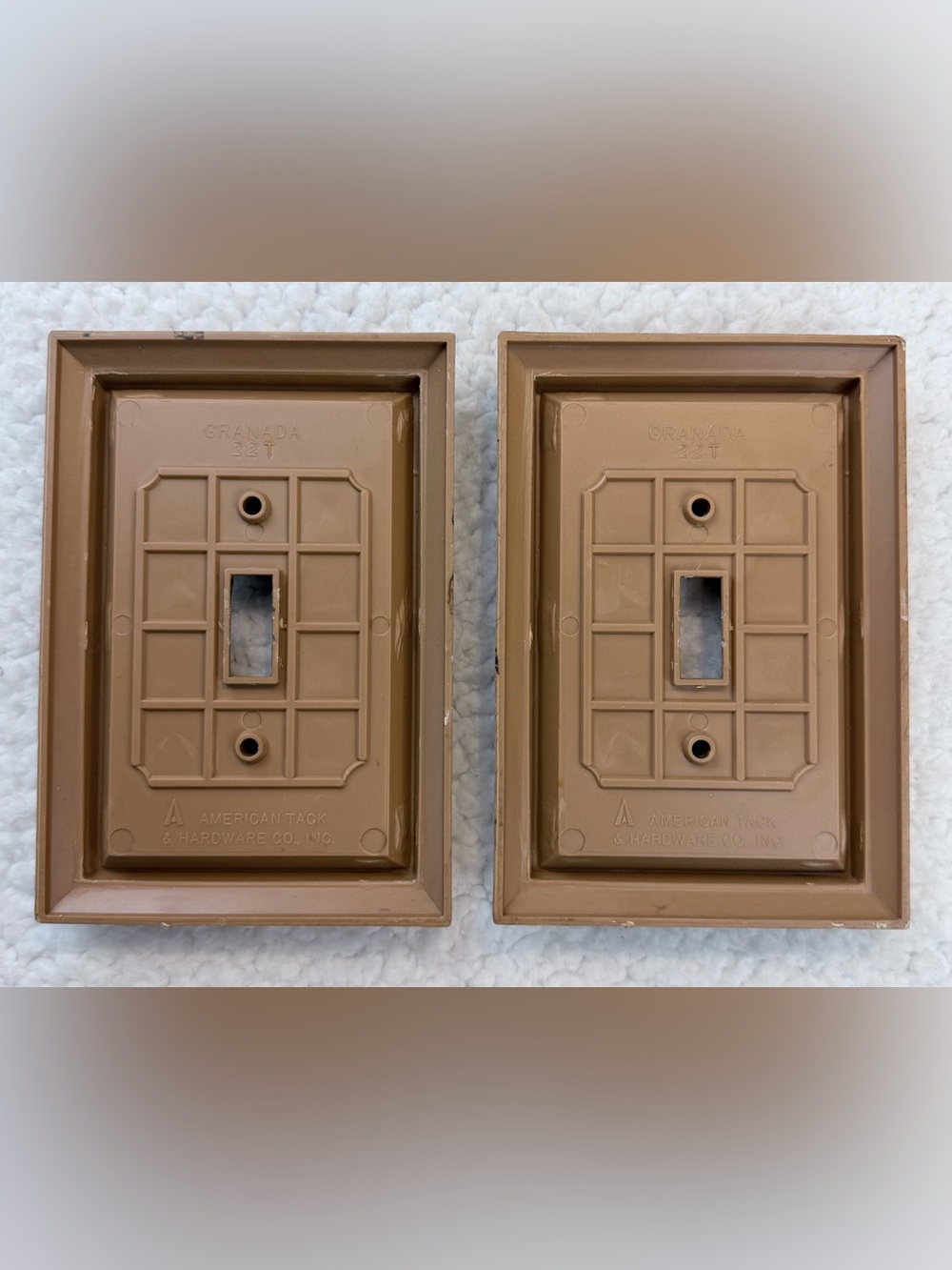 (VTG) AMERTAC • 2-Piece Brown Faux Wood Decorative Light Switch Cover Plates, OS - Picture 9 of 13
